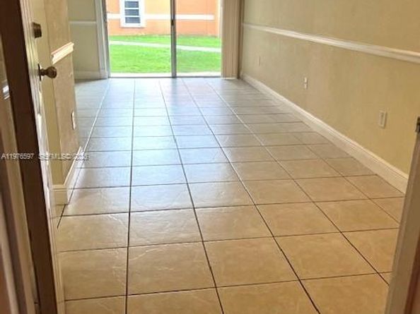 9493 SW 76th St L4, Miami FL 33173