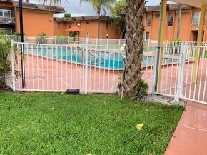 9493 SW 76th St L4, Miami FL 33173