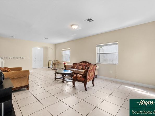 3641 NE 4th St, Homestead FL 33033
