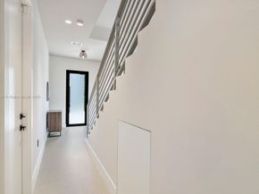 3318 Day Ave 6, Miami FL 33133