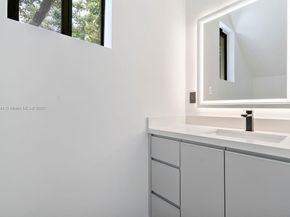 3318 Day Ave 6, Miami FL 33133