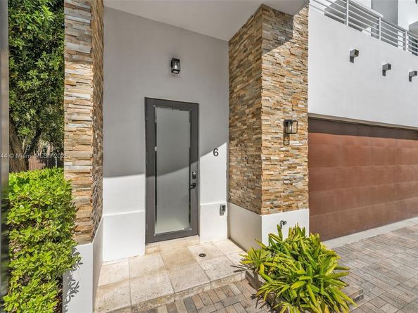 3318 Day Ave 6, Miami FL 33133