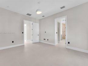 3318 Day Ave 6, Miami FL 33133