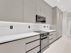 3318 Day Ave 6, Miami FL 33133
