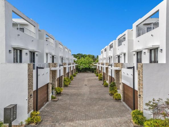 3318 Day Ave 6, Miami FL 33133