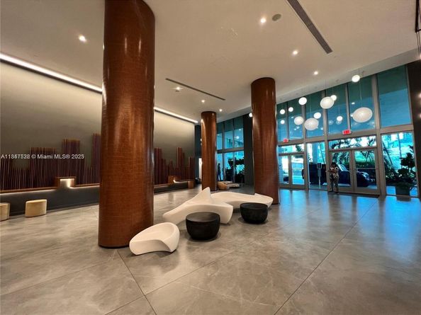 350 S Miami Ave 1907, Miami FL 33130