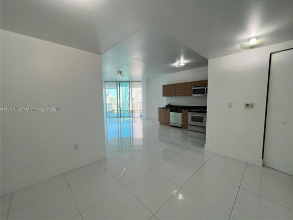 350 S Miami Ave 1907, Miami FL 33130