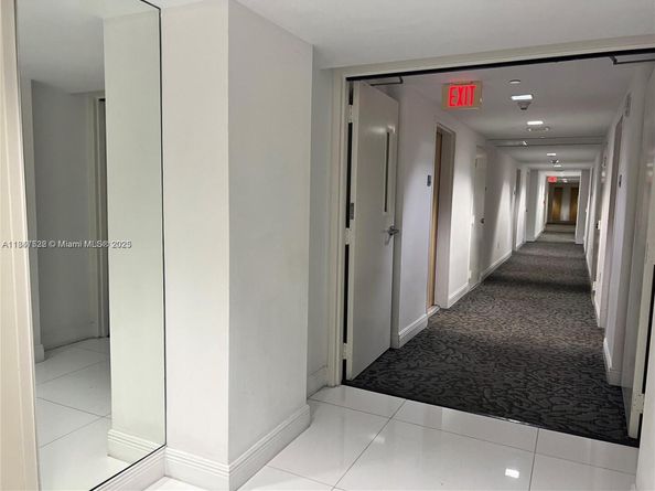 350 S Miami Ave 1907, Miami FL 33130