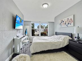 2534 Monroe St, Hollywood FL 33020