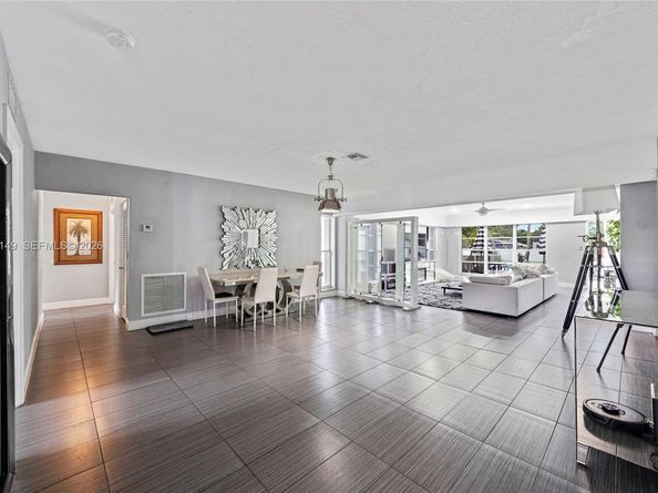 2534 Monroe St, Hollywood FL 33020