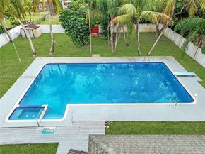 2534 Monroe St, Hollywood FL 33020