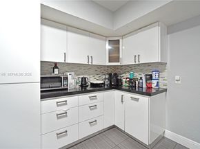 2534 Monroe St, Hollywood FL 33020