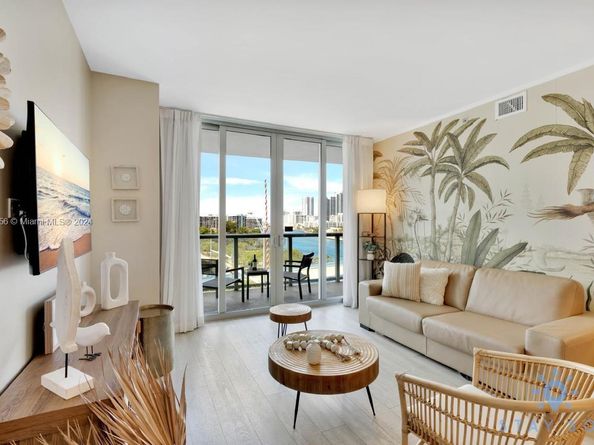 2602 E Hallandale Beach Blvd R704, Hallandale Beach FL 33009