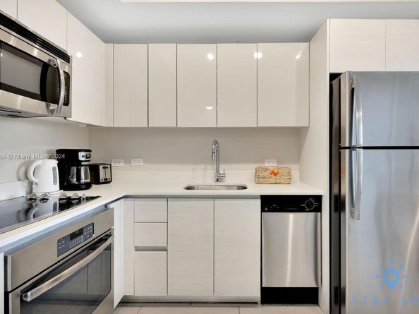 2602 E Hallandale Beach Blvd R704, Hallandale Beach FL 33009