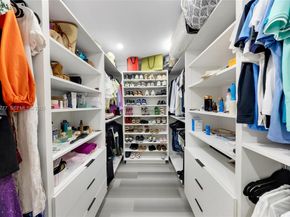 490 W 33rd Pl, Hialeah FL 33012