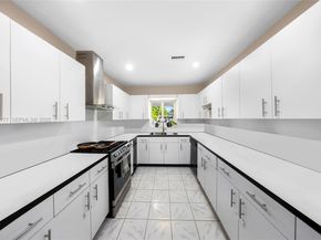 490 W 33rd Pl, Hialeah FL 33012