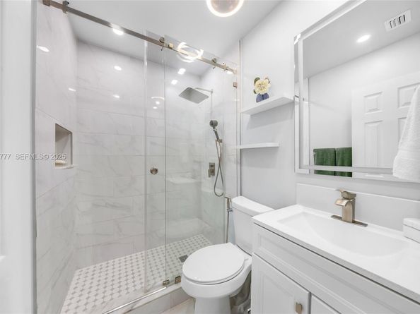 490 W 33rd Pl, Hialeah FL 33012