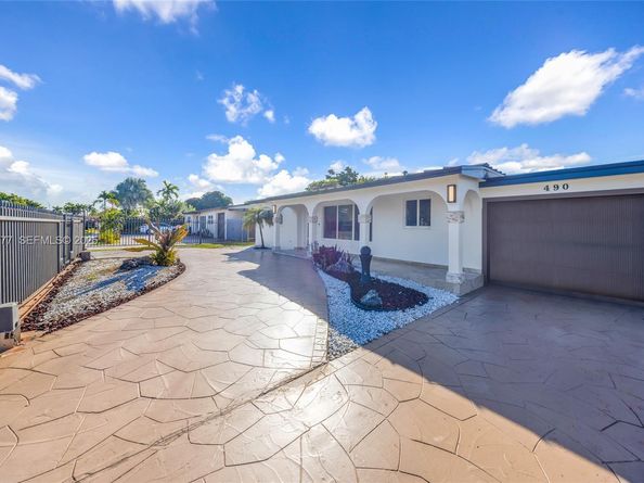 490 W 33rd Pl, Hialeah FL 33012
