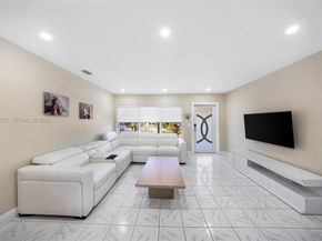 490 W 33rd Pl, Hialeah FL 33012