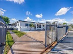 490 W 33rd Pl, Hialeah FL 33012