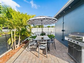 2005 NW 37th St, Oakland Park FL 33309