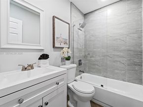 2005 NW 37th St, Oakland Park FL 33309