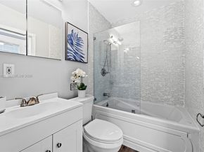 2005 NW 37th St, Oakland Park FL 33309