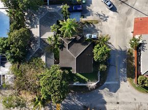 18499 NW 52nd Path, Miami Gardens FL 33055