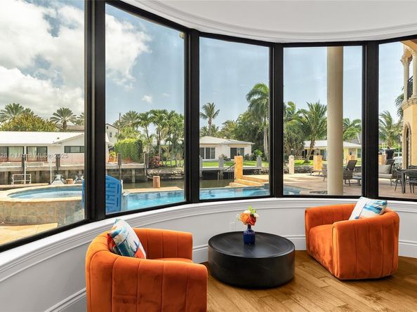1011 Rhodes Villa Ave, Delray Beach FL 33483