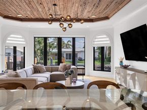 1011 Rhodes Villa Ave, Delray Beach FL 33483