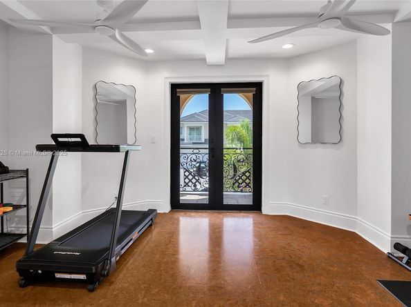 1011 Rhodes Villa Ave, Delray Beach FL 33483