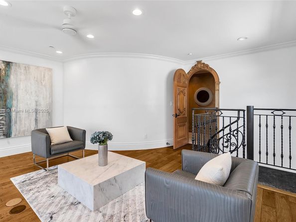 1011 Rhodes Villa Ave, Delray Beach FL 33483