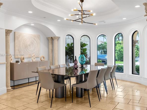 1011 Rhodes Villa Ave, Delray Beach FL 33483