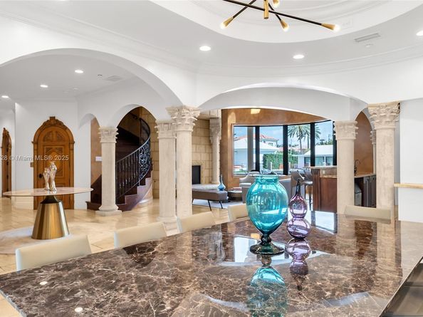 1011 Rhodes Villa Ave, Delray Beach FL 33483