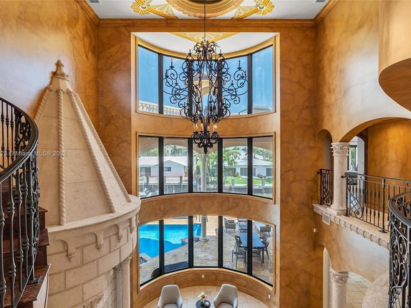 1011 Rhodes Villa Ave, Delray Beach FL 33483