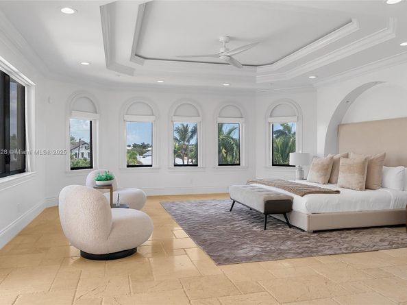 1011 Rhodes Villa Ave, Delray Beach FL 33483