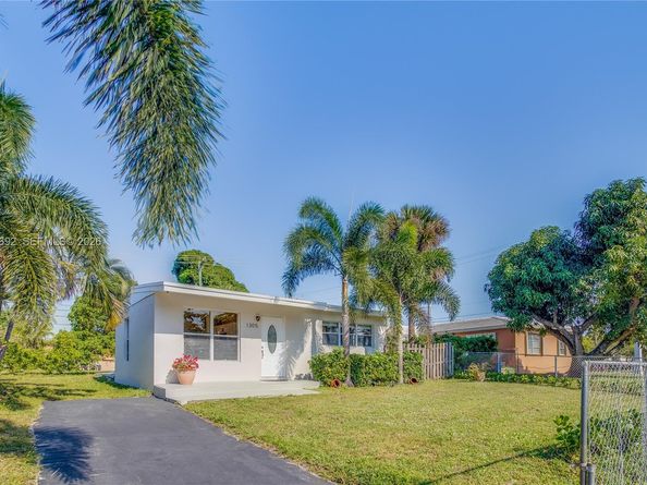 1305 11th Ct, West Palm Beach FL 33401