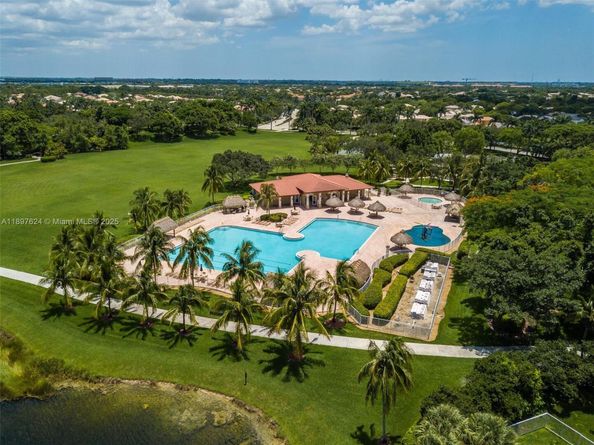 3620 Heron Ridge Ln, Weston FL 33331