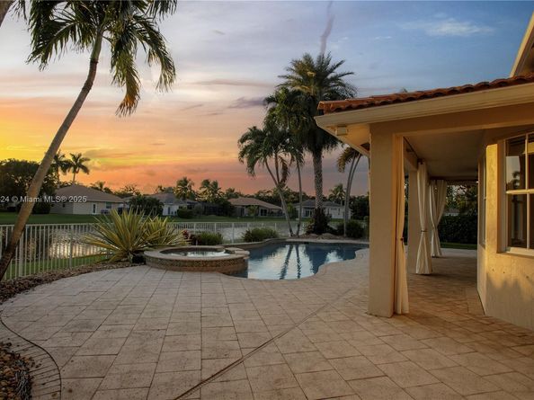 3620 Heron Ridge Ln, Weston FL 33331