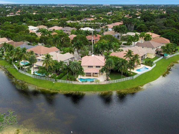 3620 Heron Ridge Ln, Weston FL 33331