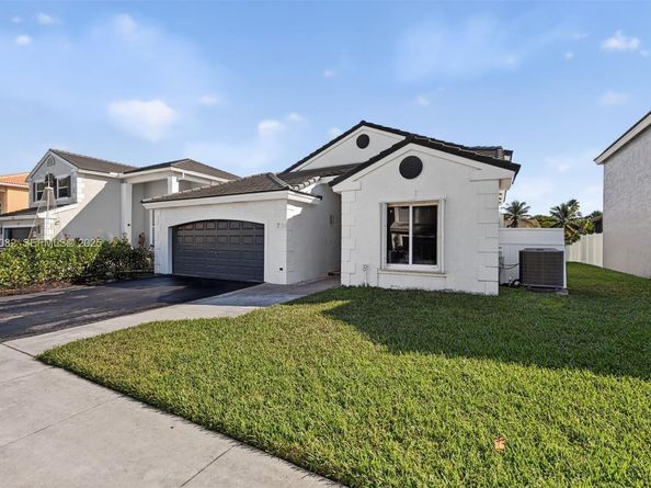 720 Rock Hill Ave, Davie FL 33325