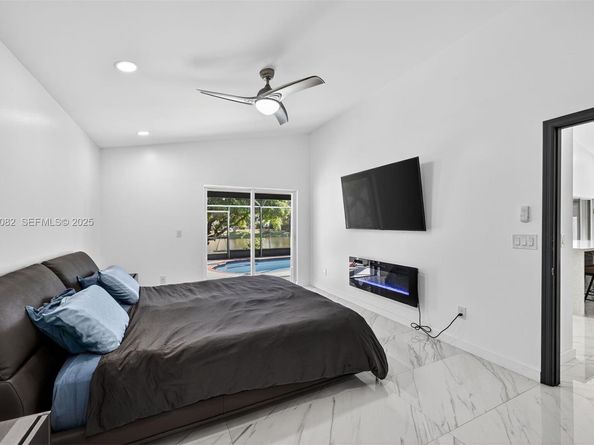 720 Rock Hill Ave, Davie FL 33325