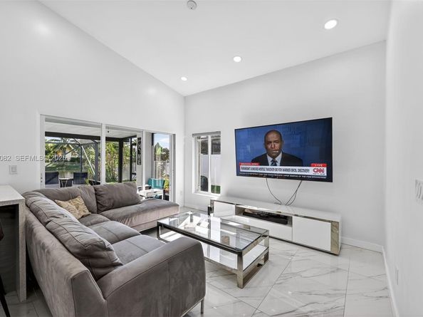 720 Rock Hill Ave, Davie FL 33325