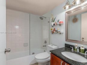 770 Claughton Island Dr 1905, Miami FL 33131