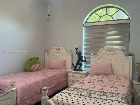 2908 Augusta Dr, Homestead FL 33035