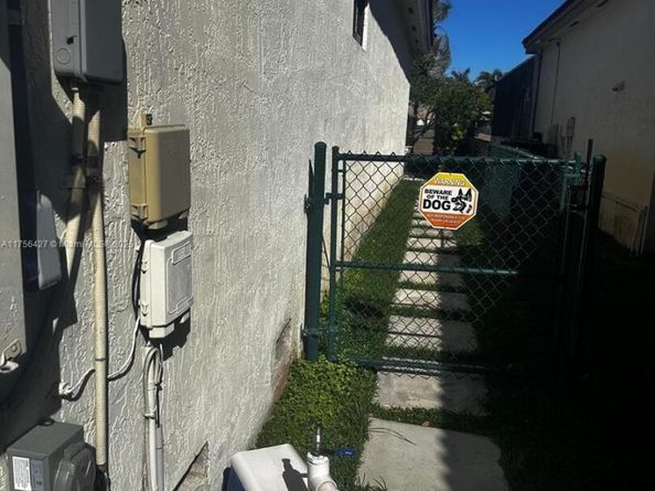 2908 Augusta Dr, Homestead FL 33035