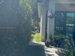 2908 Augusta Dr, Homestead FL 33035