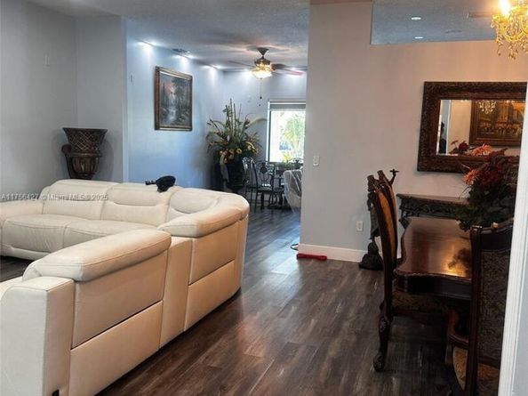 2908 Augusta Dr, Homestead FL 33035