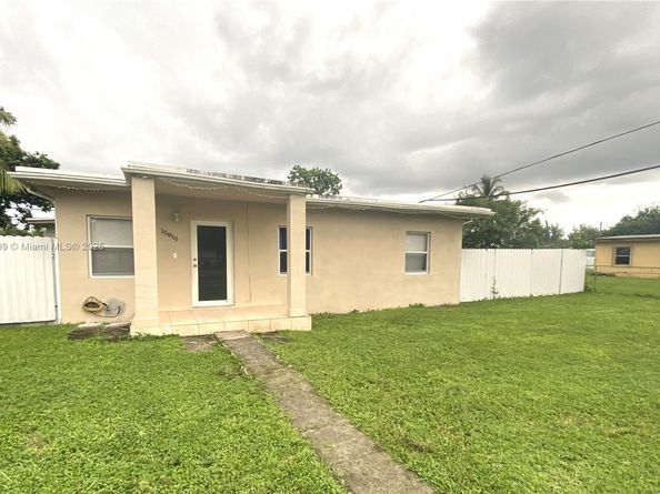 15815 NW 22nd Ave, Miami Gardens FL 33054