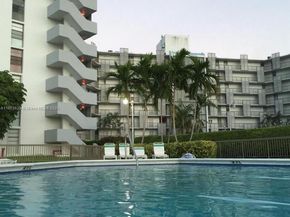 3475 N Country Club Dr 116, Aventura FL 33180